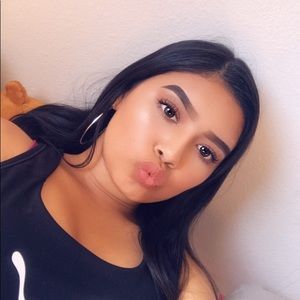 Meet your Posher, Valerie